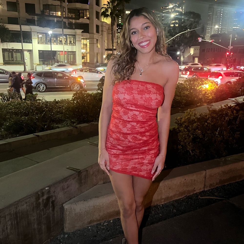 Elegant Red Lace Strapless Dress